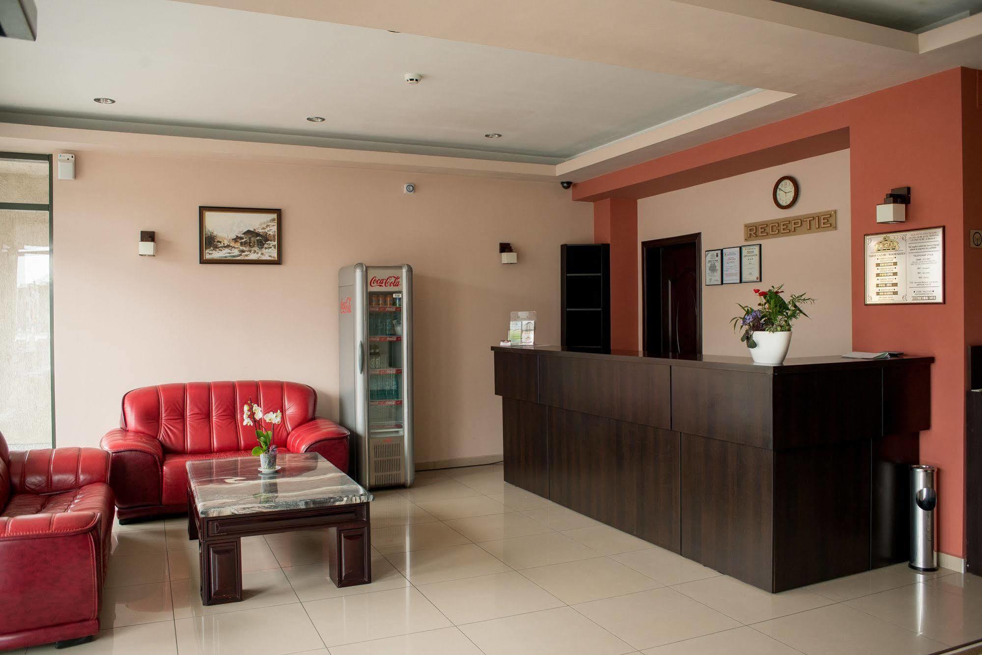Regal 3*